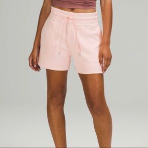 Lululemon NWT Soft Ambitions Short Pink Mist Size 6